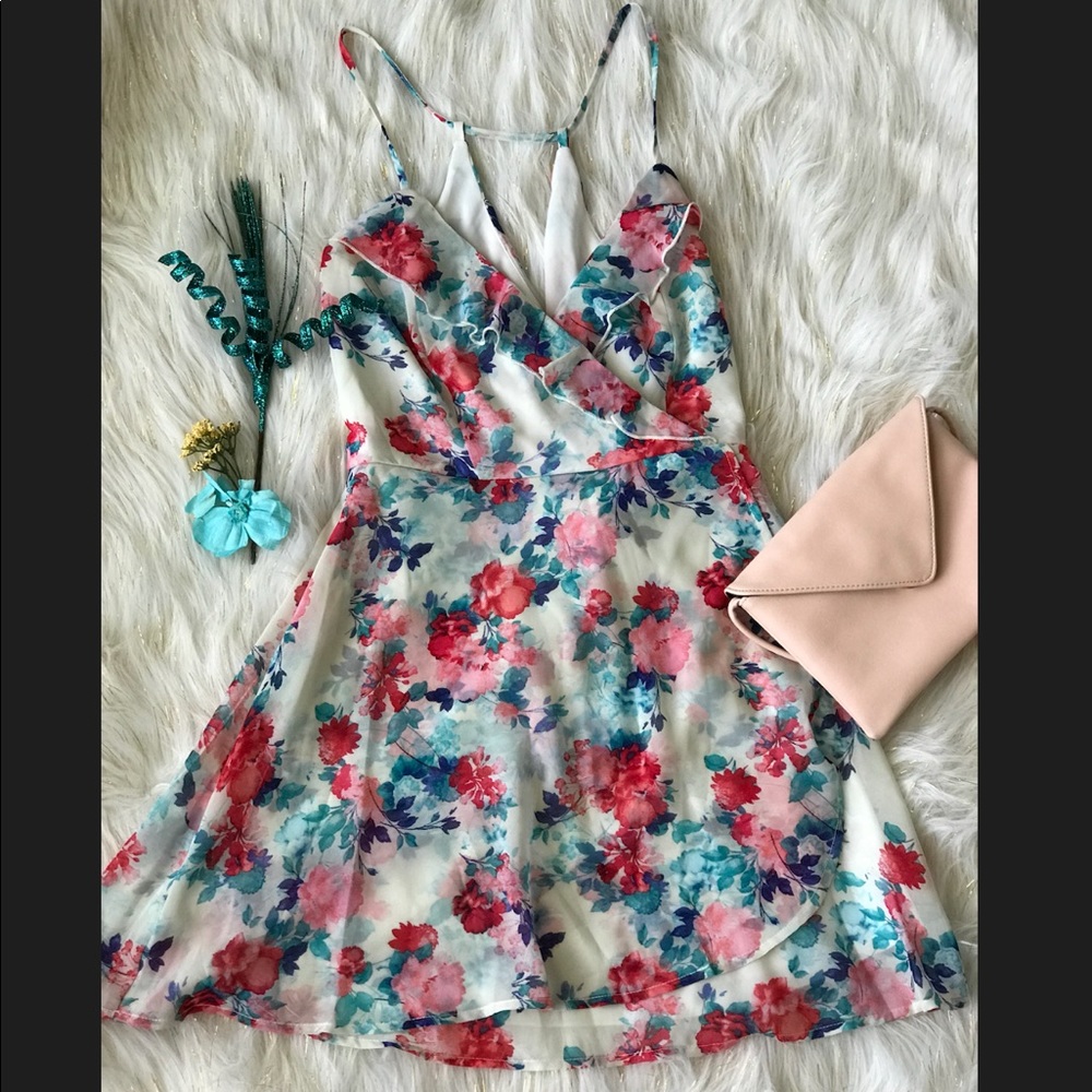 Floral print sundress 🌹🌷💐👗
